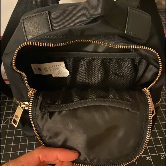 City Adventurer Backpack - Picture 5 of 8